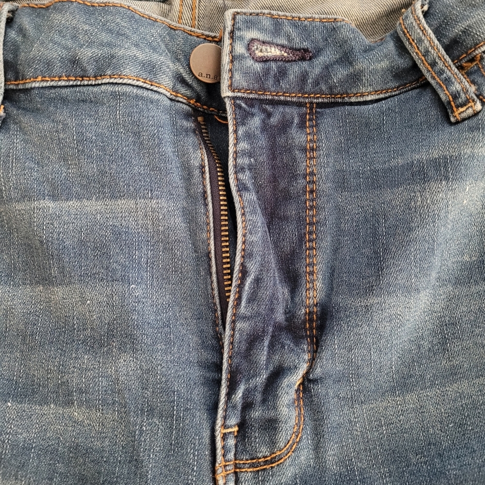 A.n.a. Jean Shorts Size 18 Distressed Blue Bermuda Denim Frayed Hem Cut Off - Picture 5 of 6